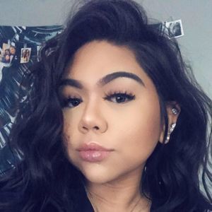 Meet your Posher, Alexia